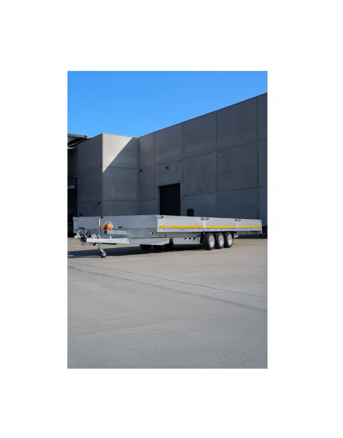 8 meter aanhangwagen met drie assen en lier